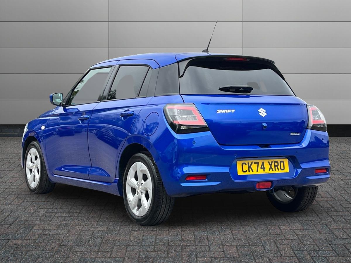 Suzuki Swift Photo 1
