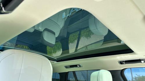 Land Rover Range Rover Photo autoimg-689bf62951624e12e906b4dd9256424118c1ca96.jpg