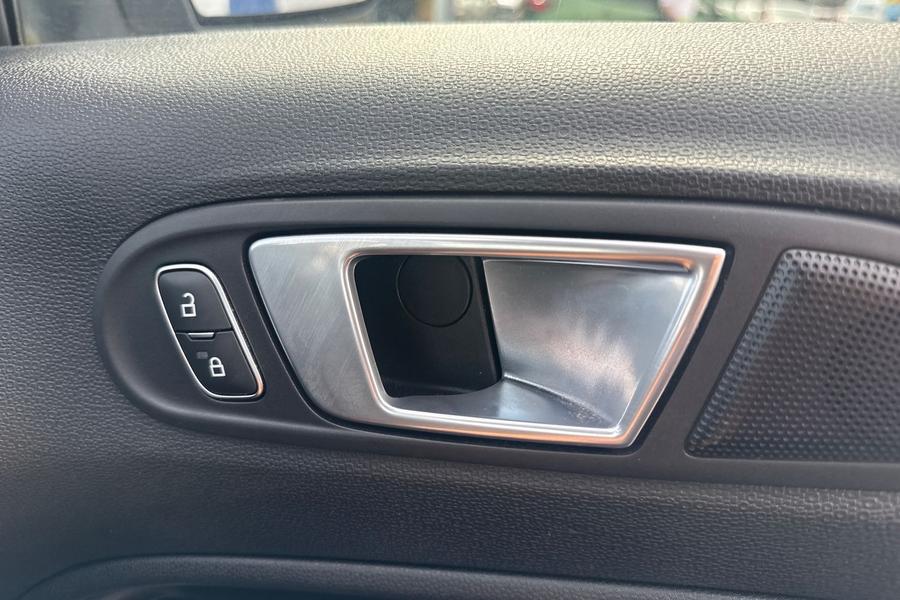 Ford ECOSPORT Photo autoimg-68a3dc1139d5134010295335ba418657f926f4ad.jpg