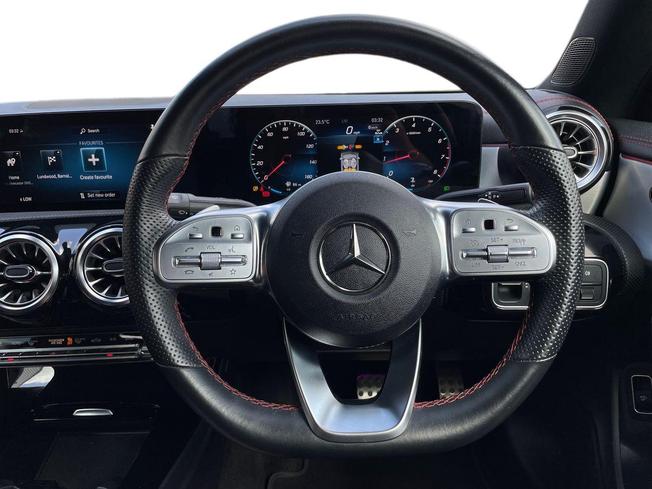 MERCEDES-BENZ CLA Photo 11