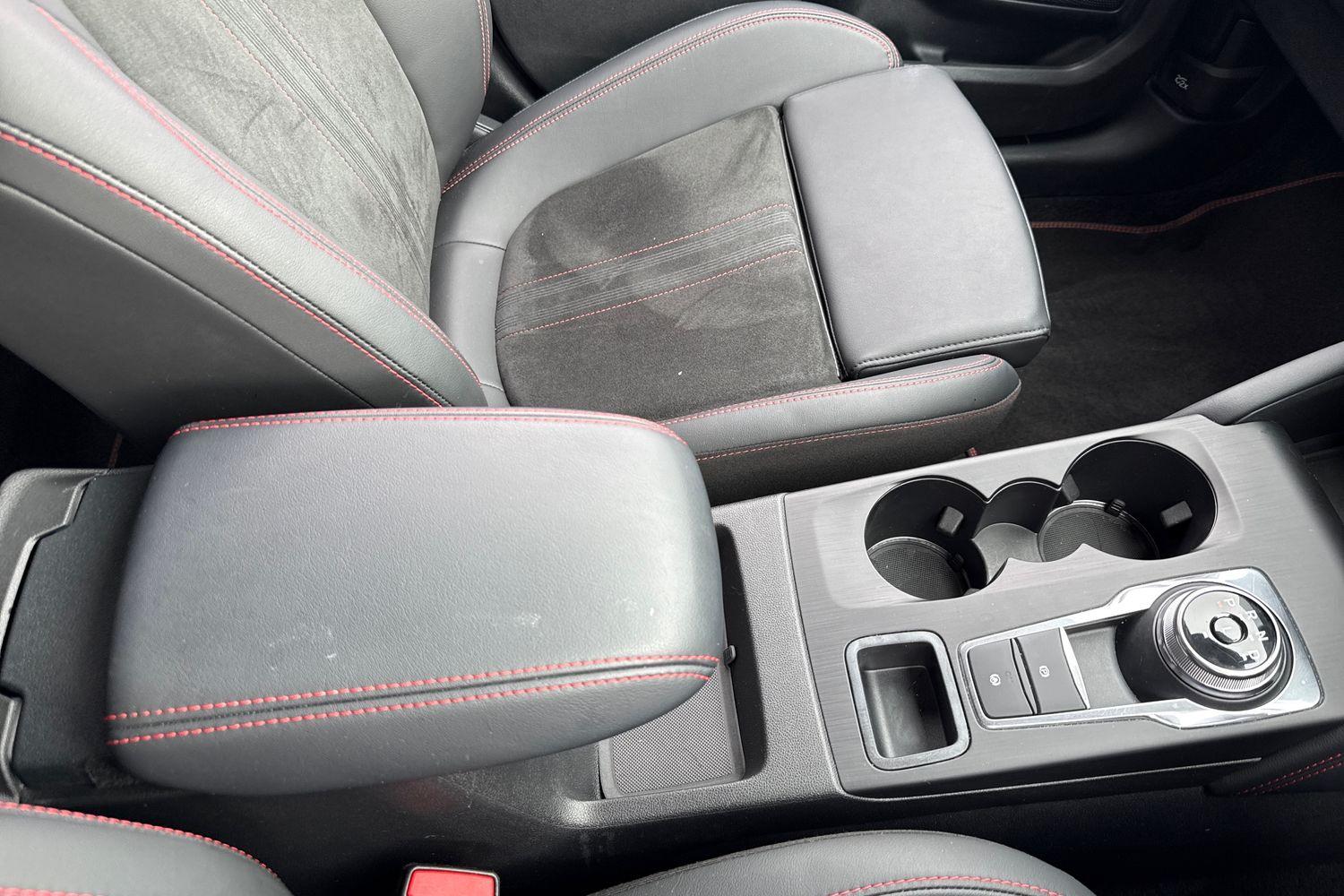Ford KUGA Photo 32
