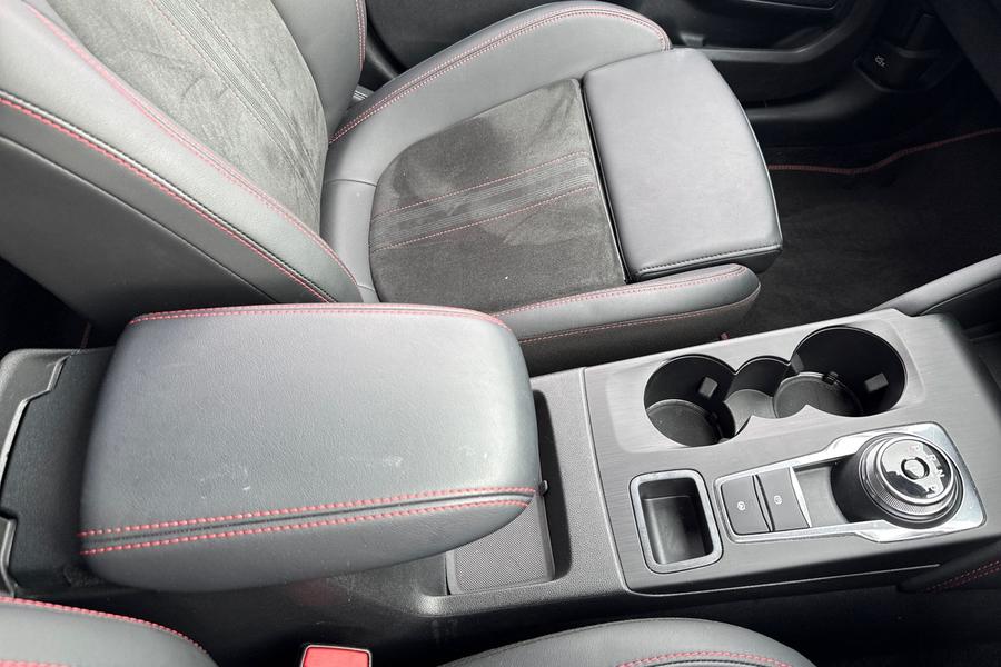 Ford KUGA Photo autoimg-68b677eeb01e6b4c4c5671bf073181e8c92337b0.jpg