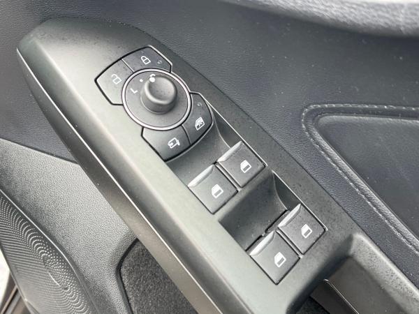 Ford Focus Photo autoimg-68b6a1b8934fea515aa6c3ffd4bb34d46ebb49f4.jpg