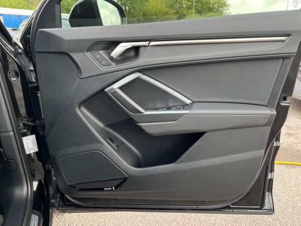 Audi Q3 Photo autoimg-68b6bf22e1645b2bf6db869e028a3f47f32d4865.jpg