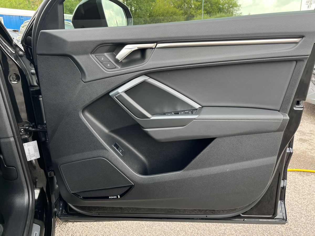 Audi Q3 Photo 28