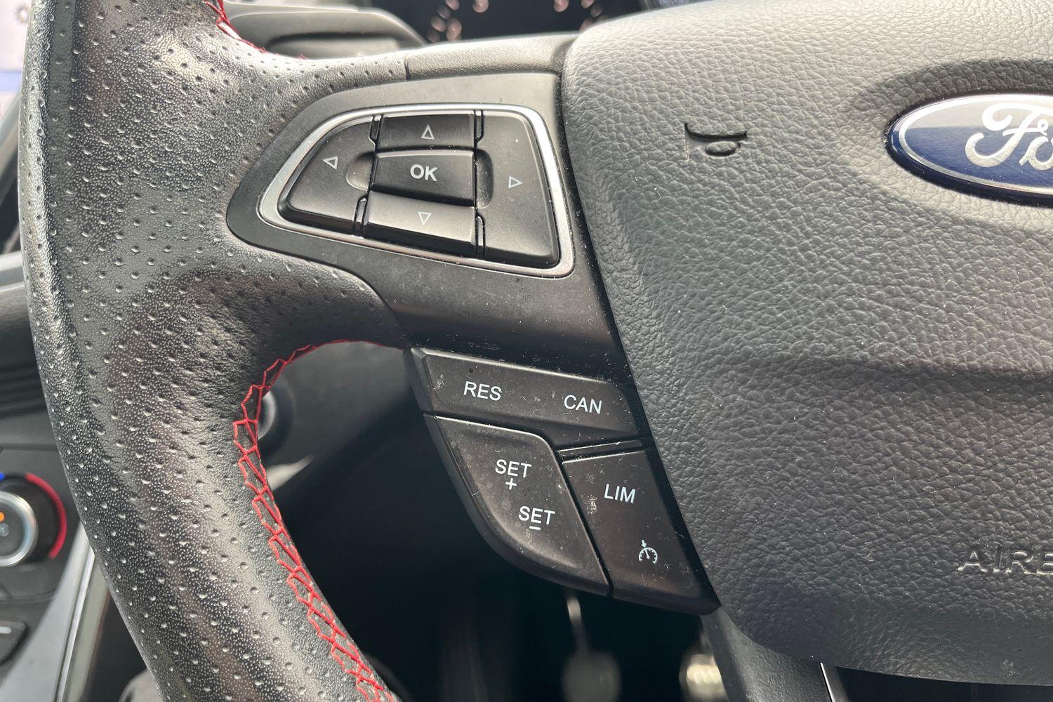 Ford KUGA Photo 34
