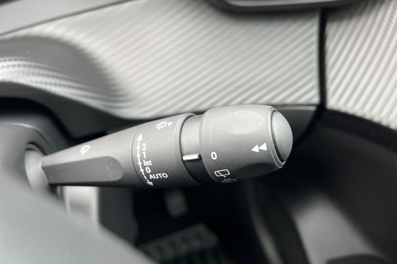 Peugeot 208 Photo 14