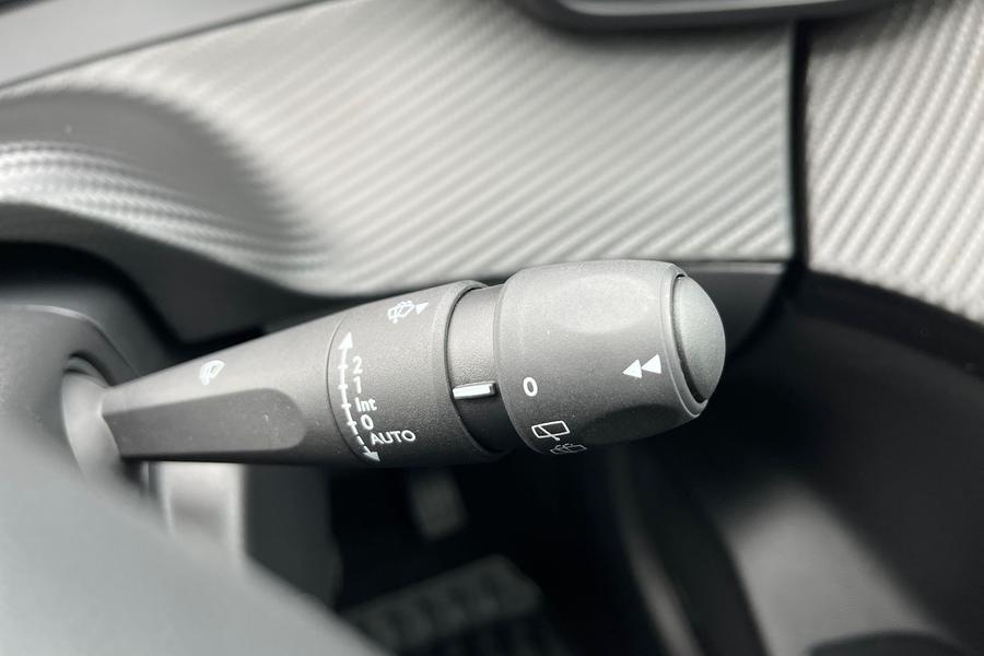 Peugeot 208 Photo autoimg-68c30eb3e503f6953da78c8f0cc338bb001b1fbb.jpg