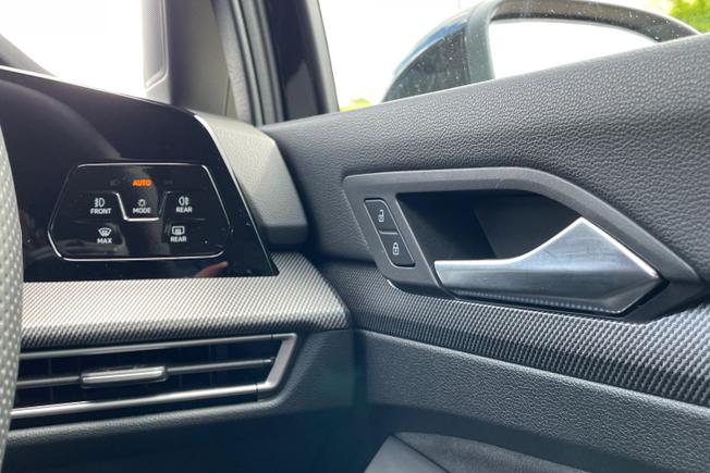 VOLKSWAGEN Golf Photo 44
