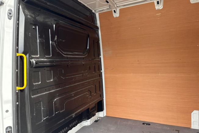 Volkswagen Crafter Photo 23