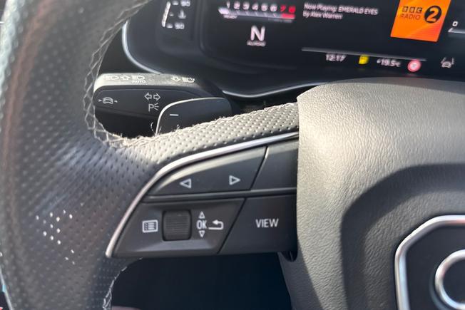 AUDI SQ7 Photo 16