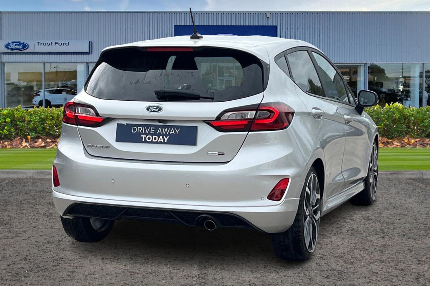 Ford FIESTA Photo 3