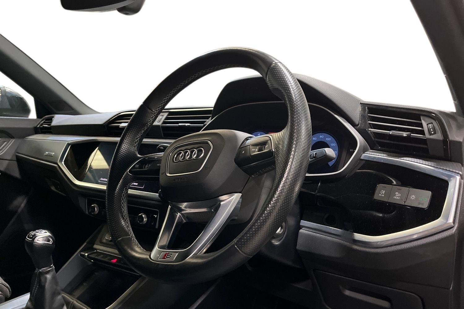 Audi Q3 Photo 8