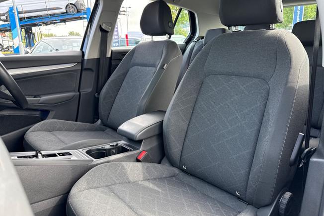 VOLKSWAGEN Golf Photo 21