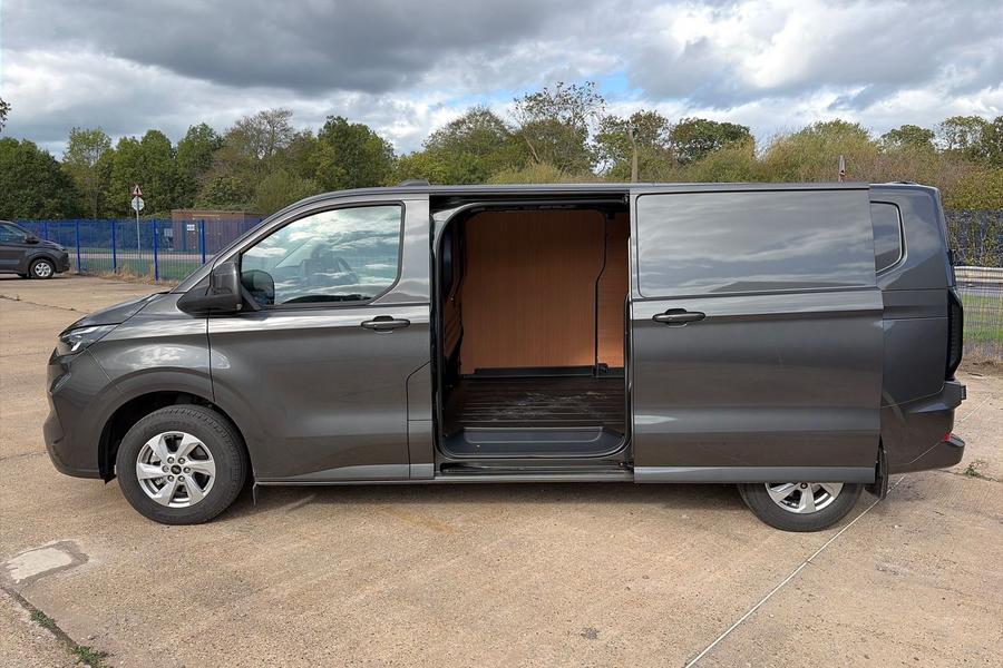 Ford TRANSIT CUSTOM Photo autoimg-68db89ceb7fffb863d82a82422f555f6a11ed73c.jpg