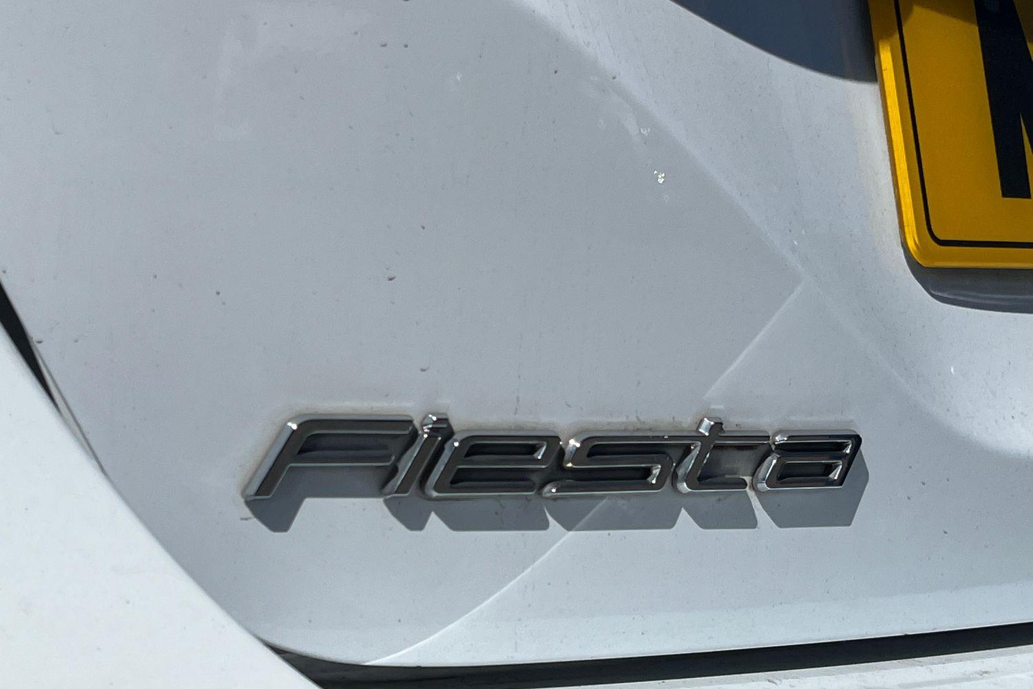 Ford FIESTA Photo 24