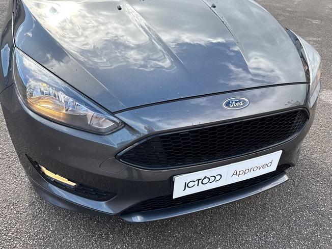 FORD Focus Photo 29