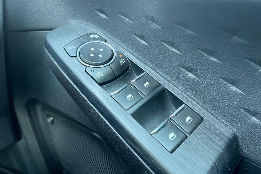 Ford KUGA Photo autoimg-68e37c26e32eb7996fe0a0c87d28509b49e5b4bf.jpg
