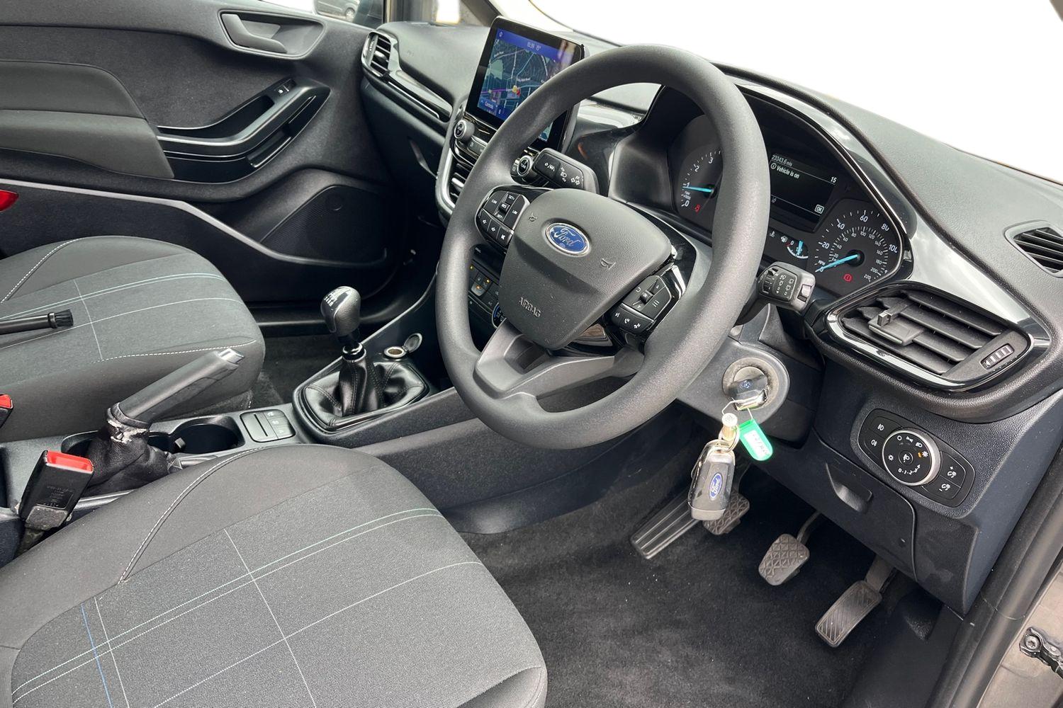 Ford Fiesta Photo 8