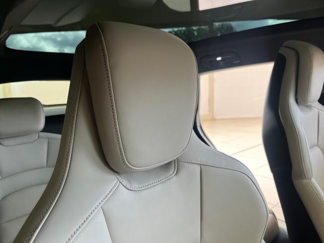 PORSCHE Taycan Photo 15