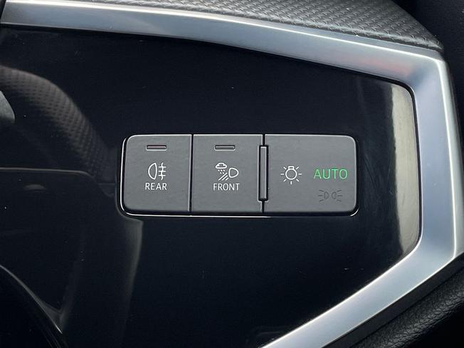 AUDI Q3 Photo 38