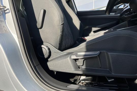 Volkswagen Golf Photo autoimg-68f66ef1512561d598c36b518795db74983bb40f.jpg