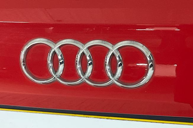 AUDI Sq2 Photo 35