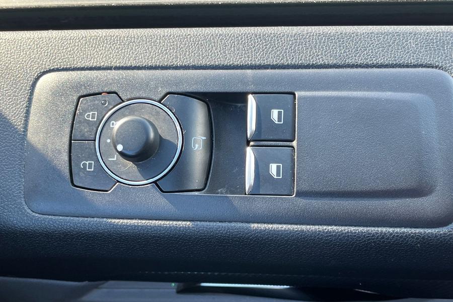 Ford TRANSIT CUSTOM Photo autoimg-68f8ae2a58d5e023f6aa2ab84f4112860f2bf202.jpg