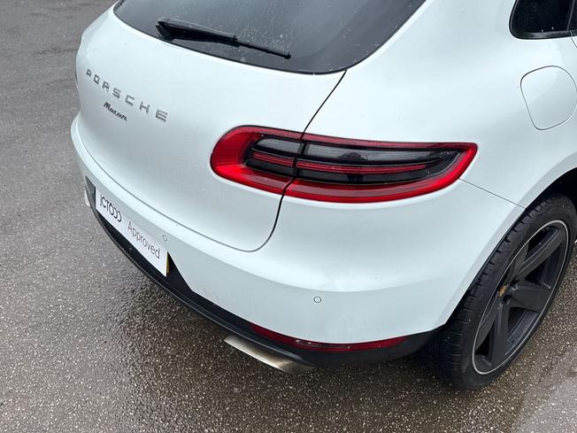 PORSCHE Macan Photo 24