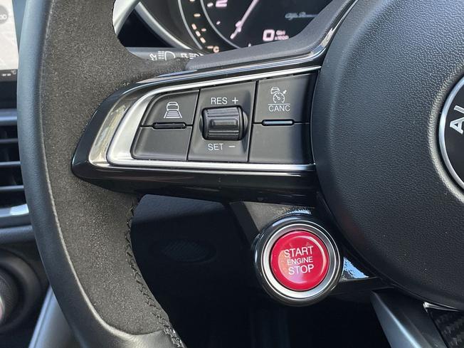 ALFA ROMEO Giulia Photo 16