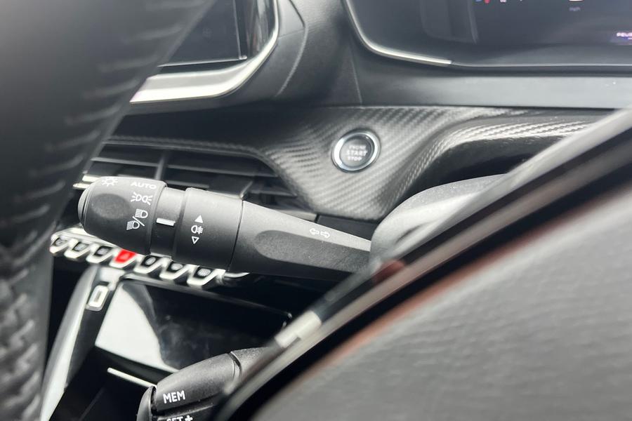 Peugeot 208 Photo autoimg-68fefd9c25cecee64641e8bec2aa5464e223b0e7.jpg