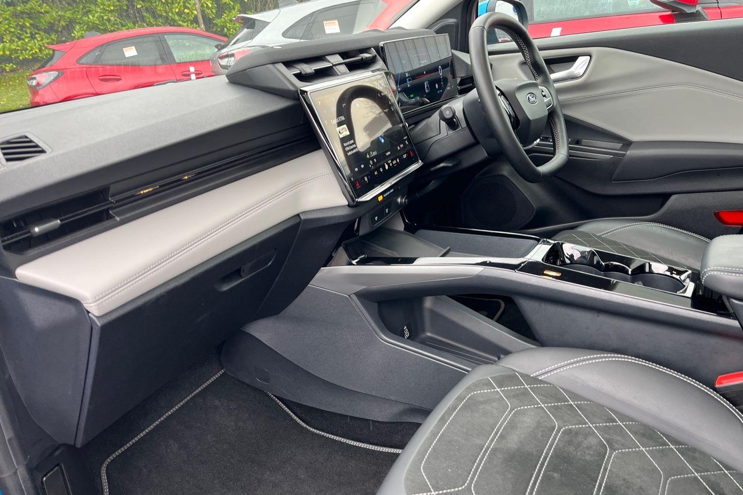 Ford Puma Gen-E Photo 17