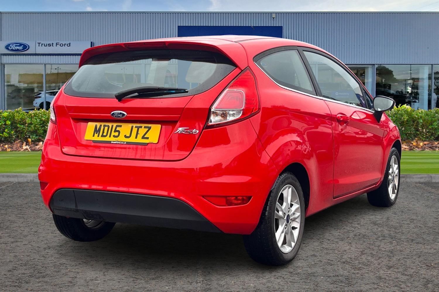Ford FIESTA Photo 3