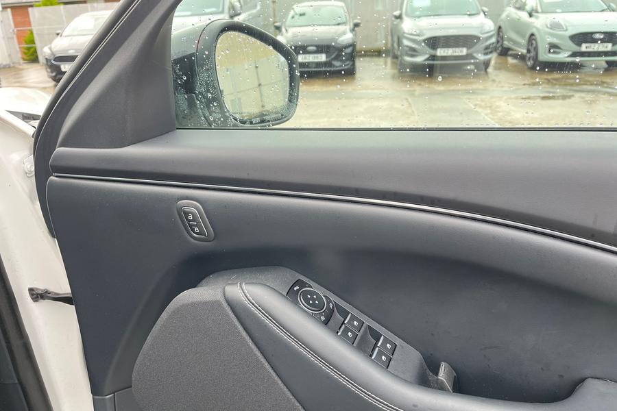 Ford MUSTANG MACH-E Photo autoimg-690a40f418b9468e183452bb406e4d4ca783e1fa.jpg