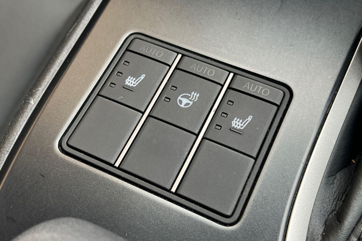Lexus UX Photo 27