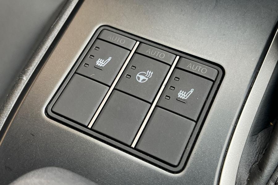 Lexus UX Photo autoimg-690b51277c17c0123936941ca17d037379a61295.jpg