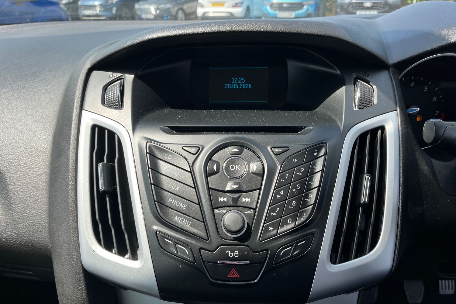 Ford FOCUS Photo 25