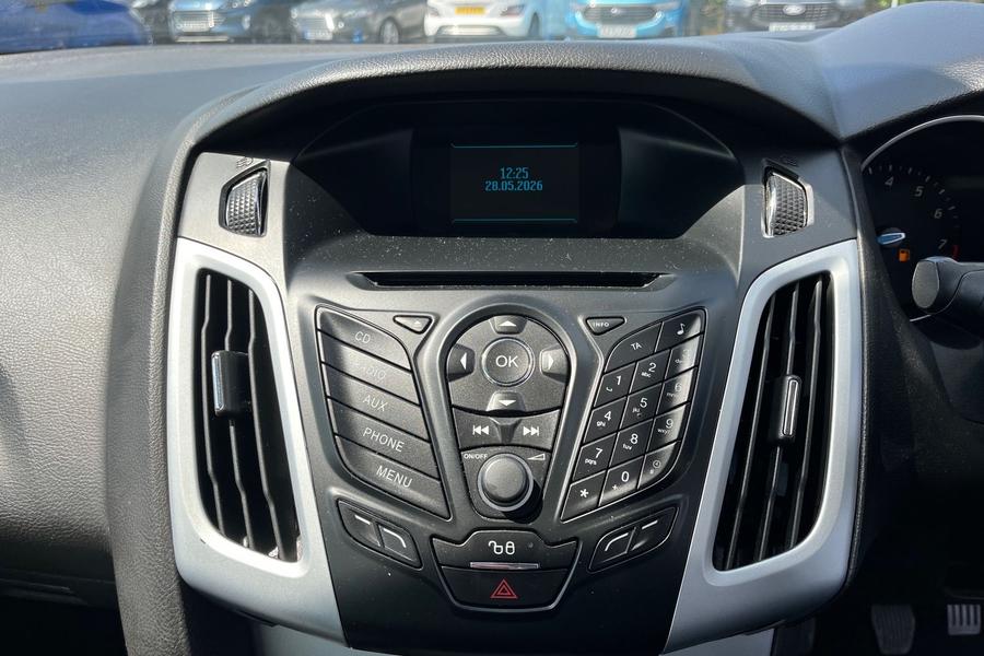 Ford FOCUS Photo autoimg-690cc34f0df7946906b1dd4547c70998c8cc08d9.jpg