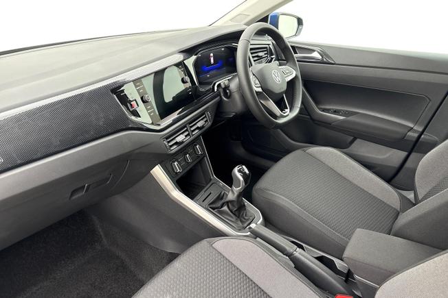 VOLKSWAGEN Polo Photo 2