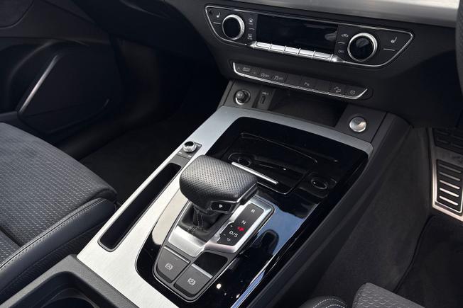 AUDI Q5 Photo 23