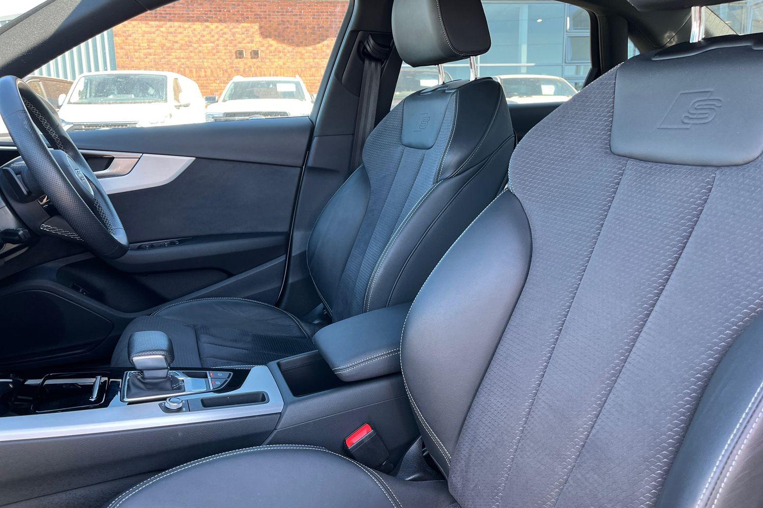 Audi A4 Photo 18