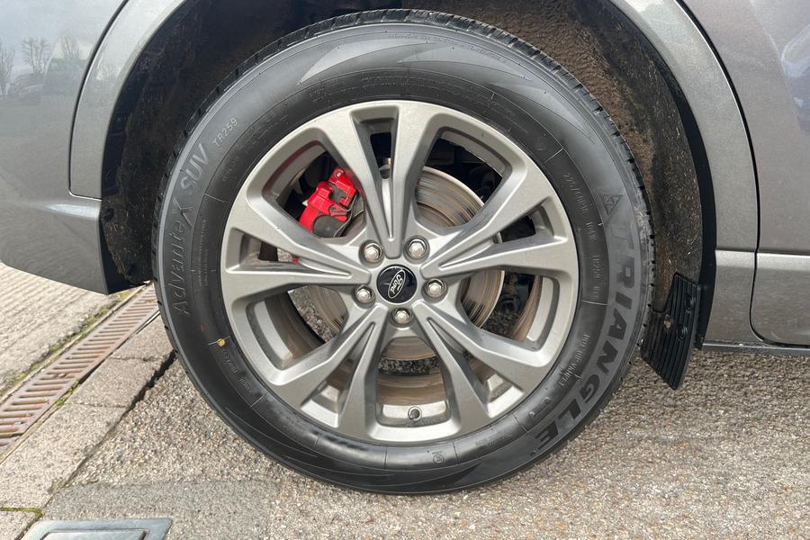 Ford KUGA Photo autoimg-691cc5ca2bef15def35037aaa82e3942086256c6.jpg