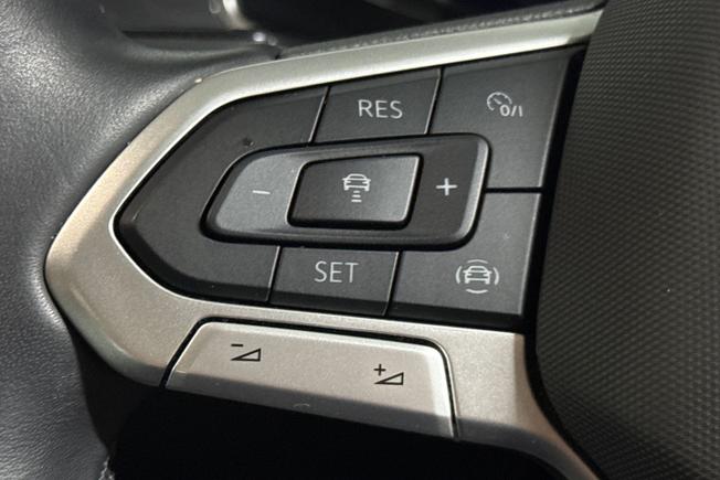 Volkswagen T-Roc Photo 16
