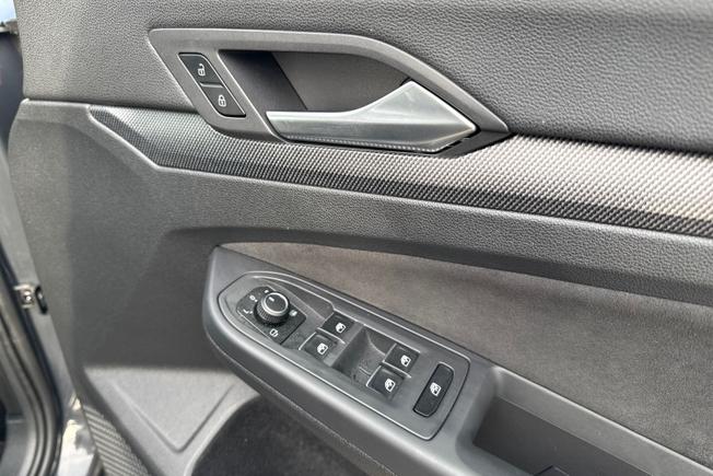 VOLKSWAGEN Golf Photo 25