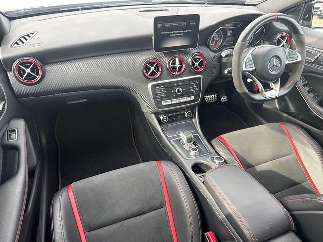 MERCEDES-BENZ A Class Photo 2