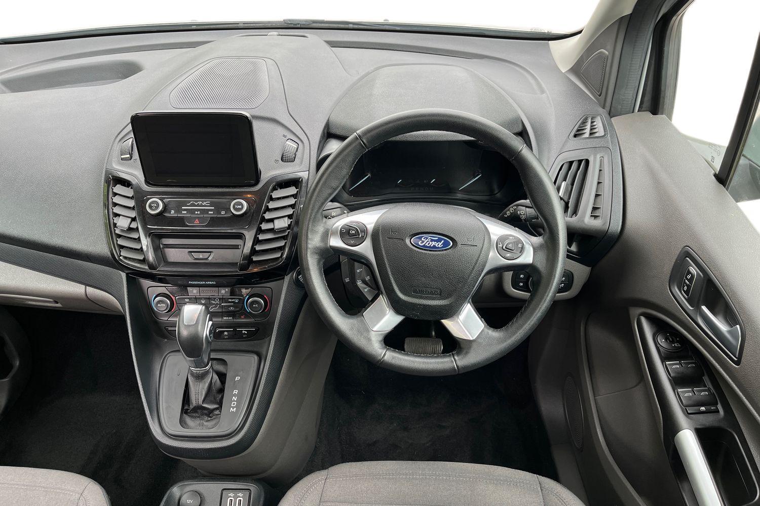 Ford GRAND TOURNEO CONNECT Photo 10
