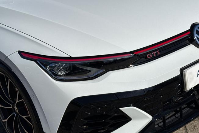Volkswagen Golf Photo 19