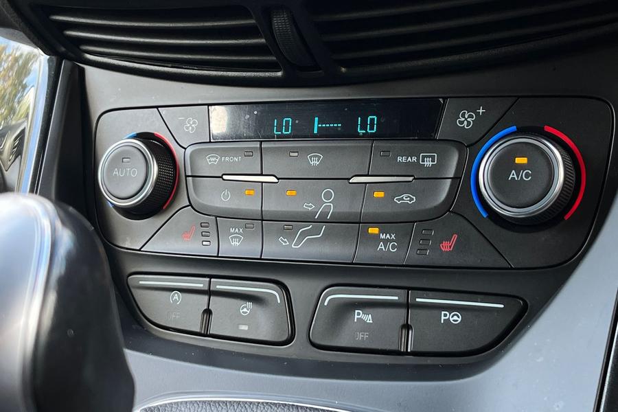 Ford Kuga Photo autoimg-69374345d172b2e32df0c37644582816861d374a.jpg