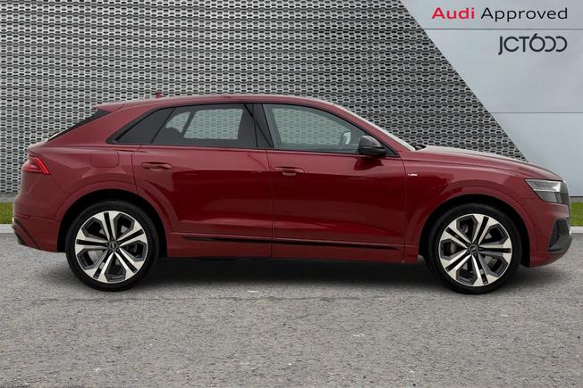 AUDI Q8 Photo 4