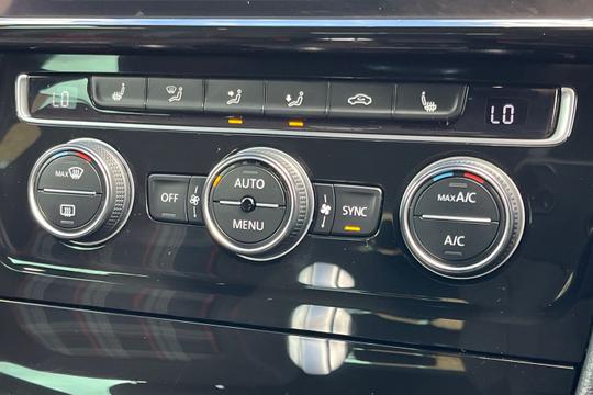 Volkswagen Golf Photo autoimg-693d159068bd8f07dcaf337ceafc433d199b7385.jpg